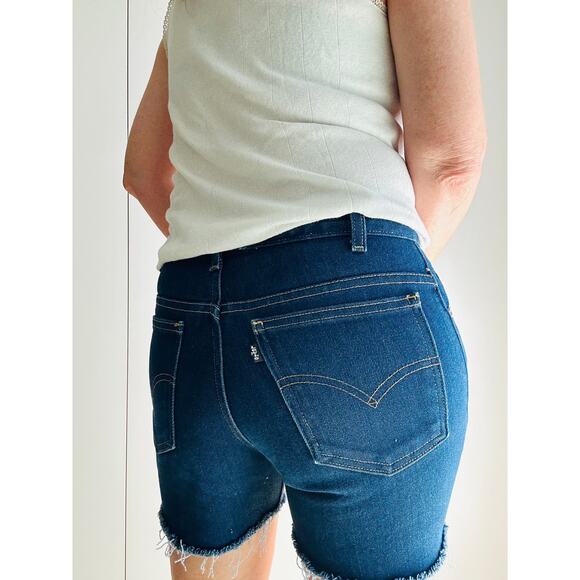 Vintage Levi's Cut off Jean Shorts Dark Wash Size 30 Waist Slim Fit Stretch - Picture 9 of 10